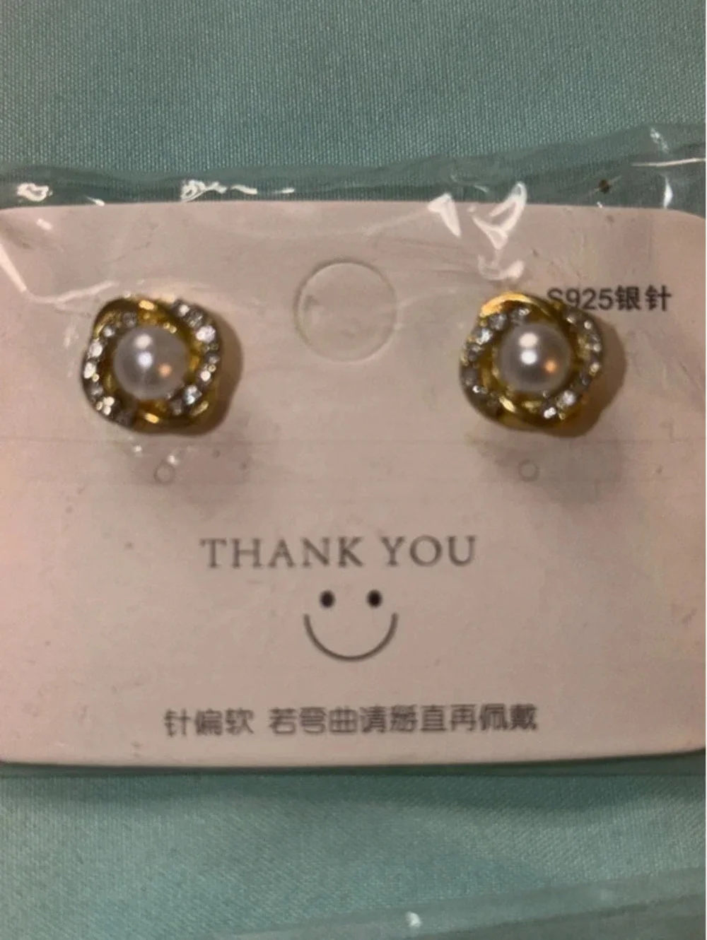 No Label pairs women’s